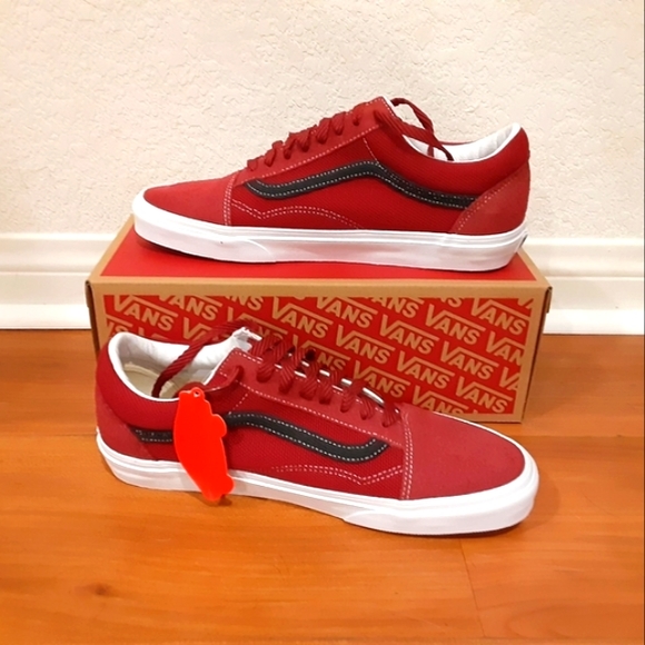 Vans - Picture 2 of 4